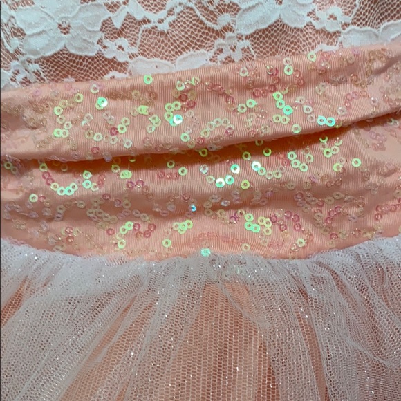 Beautiful lace accent peach/white ballet leotard. - Picture 4 of 5